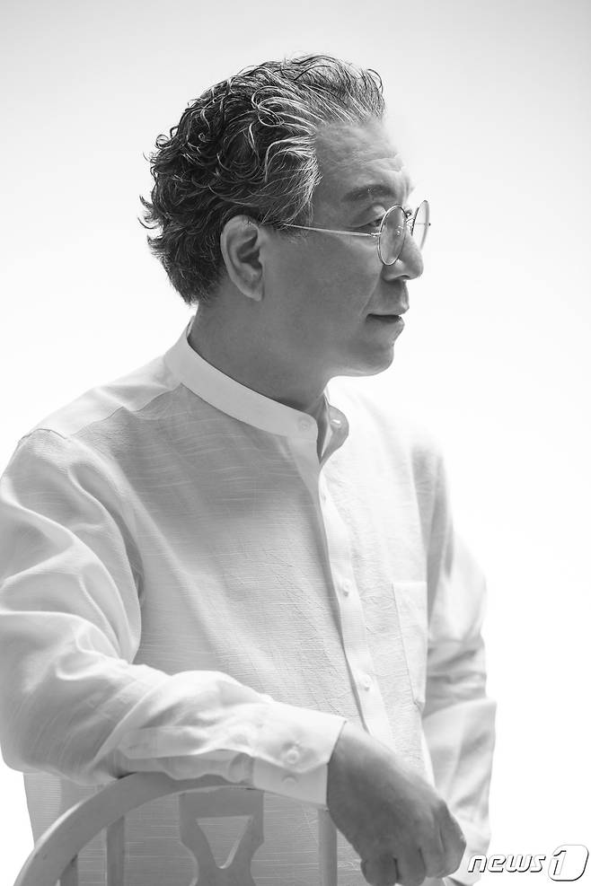 29일 충북 충주에서 23년째 작품활동을 하는 양성모 작가가 25대 한국미술협회 이사장에 도전한다고 밝혔다. 사진은 양 작가.(독자 제공)2020.10.29/© 뉴스1
