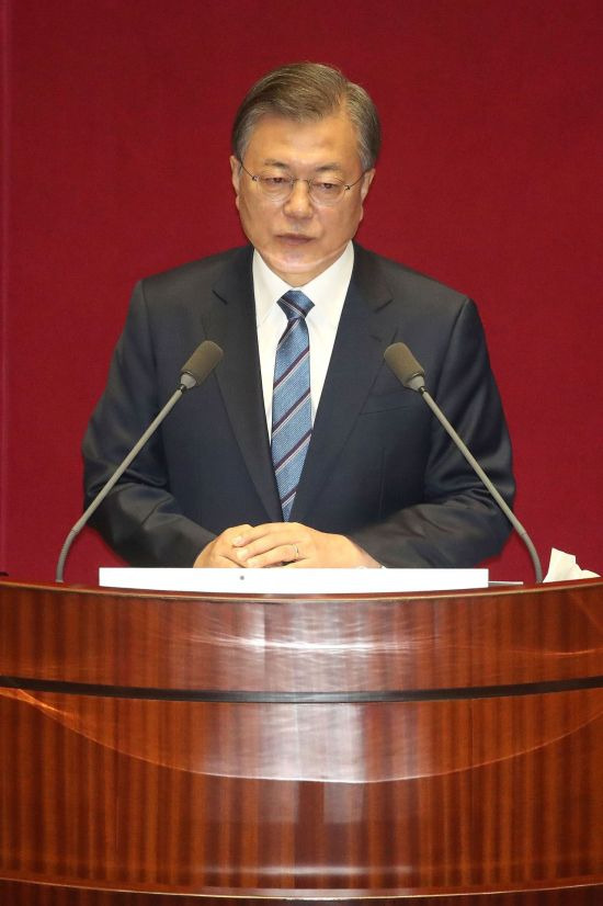 문재인 대통령이 28일 오전 서울 여의도 국회에서 2021년도 예산안 시정연설을 하고 있다. (사진=연합뉴스)