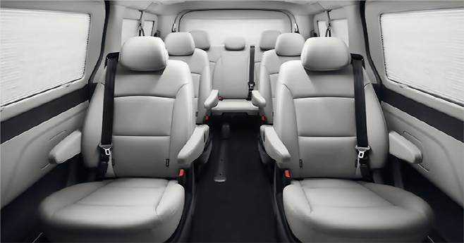 스타렉스 9인승 내부 [사진 출처 = 현대차]