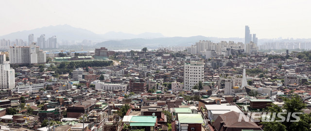 [서울=뉴시스]김병문 기자 = 서울 용산구 한남동 일대 모습. 2020.06.22. dadazon@newsis.com