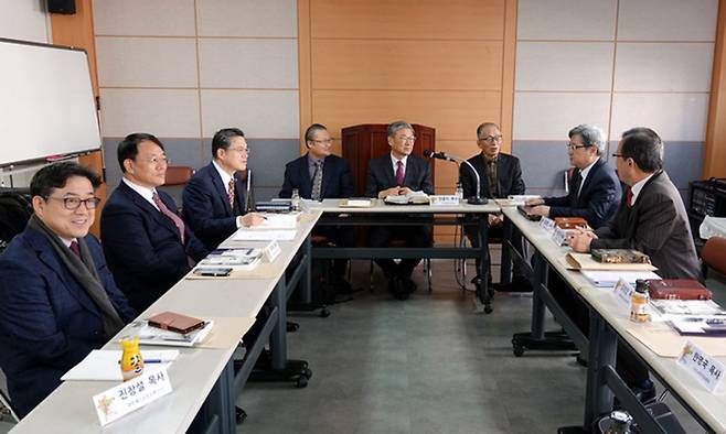 ⓒ기독신문2019년 1월19일 8개 교단 이단대책위원장협의회가 전광훈 목사의 발언에 대한 질의서를 작성하기로 결의했다.