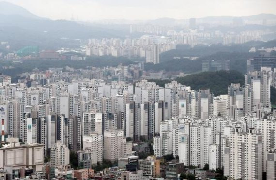 서울 시내의 한 아파트 단지 /사진=fnDB