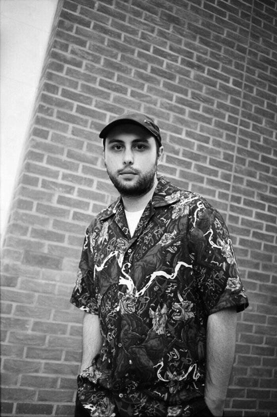 영국의 신진 패션 디자이너 에드워드 크러칠리. 사진 에드워드 크러칠리.