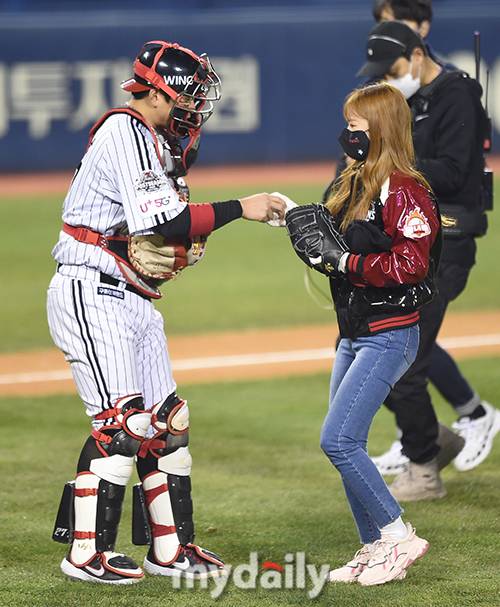 ▲ 에이핑크 윤보미 '인사하고 갈게요'