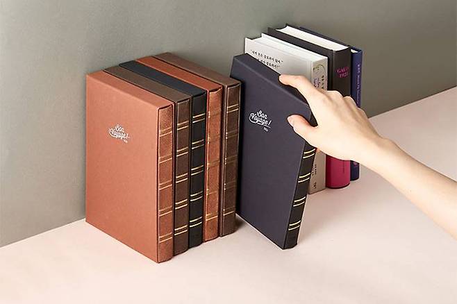 2021년 클래식 다이어리 본보야지, 업사이클 레더와 친환경 종이를 사용했다. 출처=환상마켓