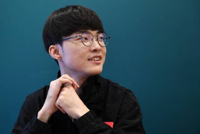 게임 ‘리그오브레전드’ 프로게이머 페이커 이상혁 선수가 서울 강남구 T1 사옥에서 서울경제신문과 인터뷰를 가지고 있다. /성형주기자