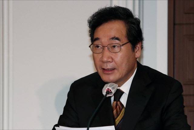 더불어민주당 이낙연 대표가 17일 서울 프레스센터에서 열린 관훈토론회에 참석, 기조연설을 하고 있다./연합뉴스