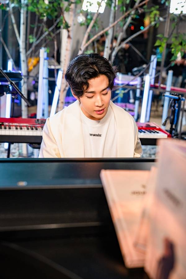 헨리 6년만에 새 앨범 / 사진=몬스터엔터테인먼트그룹 제공