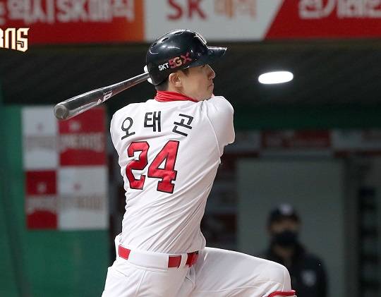 오태곤은 올 시즌 부진했던 팀 타격에서 그나마 희망이 된 활약상을 보여줬다(사진=SK)