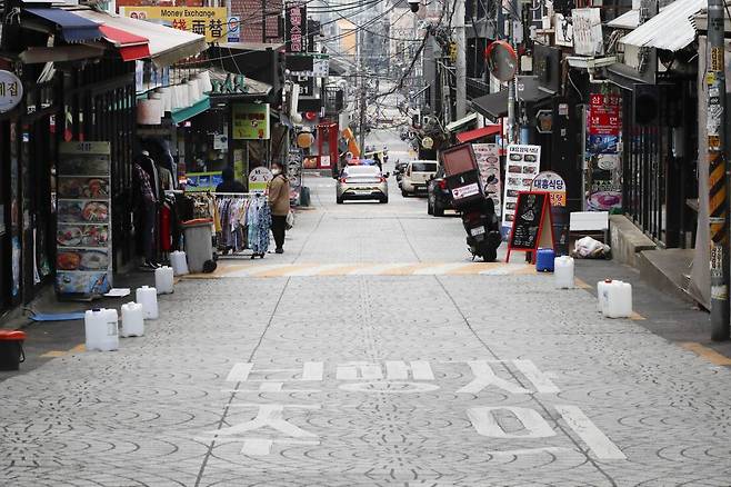 이태원 클럽 관련 신종 코로나바이러스 감염증(코로나19) 확산세가 주춤한 가운데 지난 5월 서울 용산구 이태원 거리가 한산한 모습을 보이고 있다./사진=뉴시스