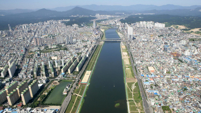 2009년 남구 삼산동에서 바라 본 울산 도심 항공사진. /사진제공=울산시