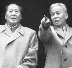 마오쩌둥(왼쪽)과 류사오치.