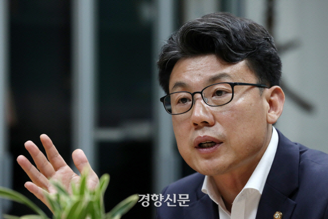 진성준 더불어민주당 의원. 김영민 기자