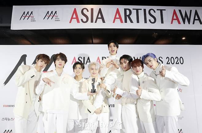 펜타곤 '후이 군대 가기 전 상 받았어요'[★포토]