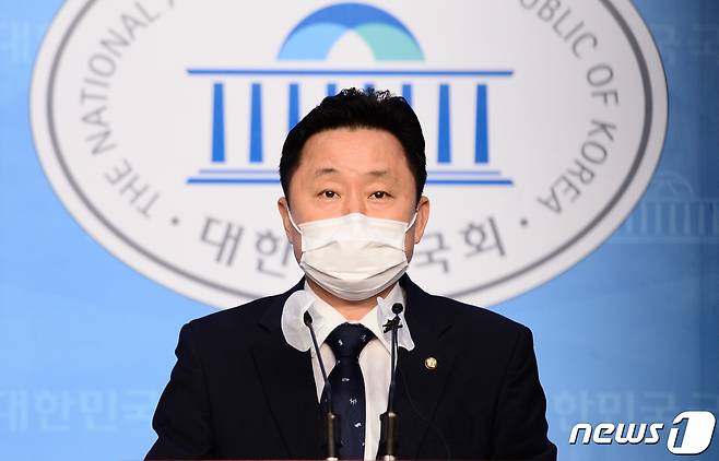 최인호 더불어민주당 수석대변인. © News1 성동훈 기자