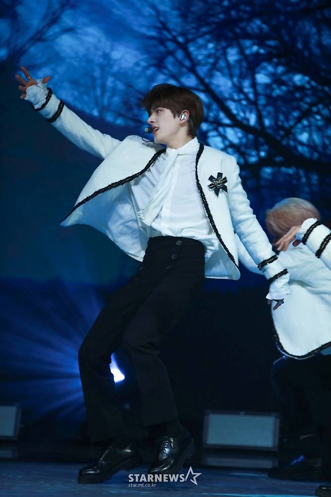 엔하이픈 제이크 '카리스마 넘치는 눈빛'[★포토]