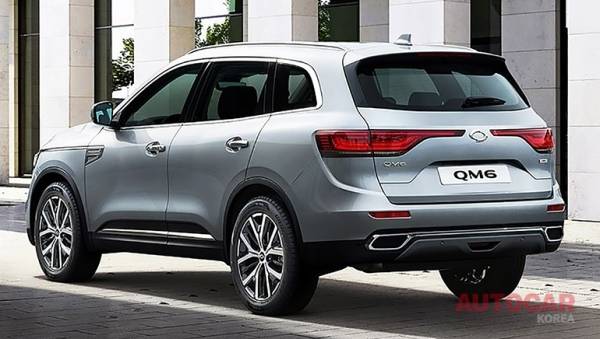 QM6는 LED테일램프와 범퍼 일부 디테일이 바뀌었다