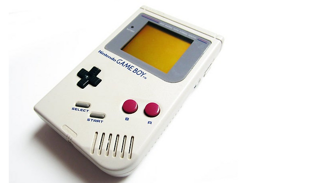 (게임보이. 전설의 시작이라고 해도 좋을 정도로 압도적이었던 휴대용 게임기다)