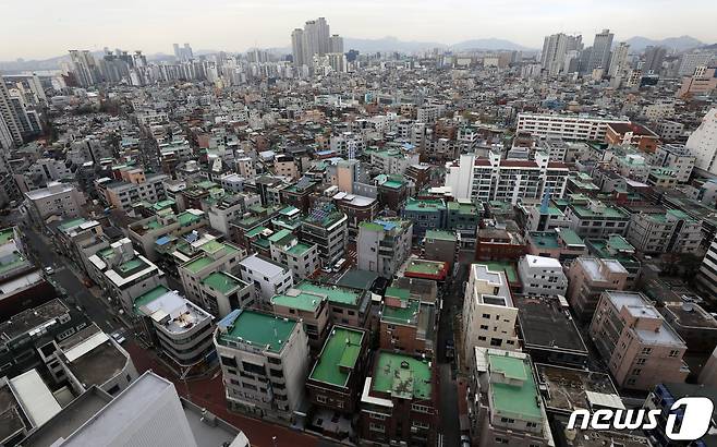 집값이 안정되지 않고 전셋값마저 크게 뛰면서 아파트보다 저렴한 다세대 및 연립주택으로 눈을 돌리는 주택 수요자들이 다시 늘고 있다. © News1 송원영 기자