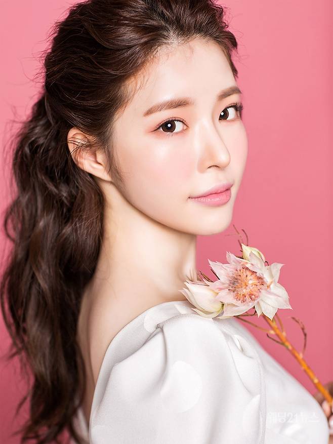 사진 : 보이드 바이 박철, 2021 TRENDY WEDDING HAIR & MAKE UP SHOP