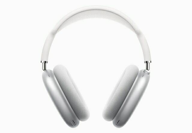 애플 에어팟 맥스. 무선으로 작동하며 노이즈 캔슬링 기능을 지원한다. (사진=애플)