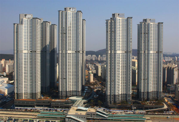 미분양의 상징과 같던 고급 주상복합 아파트 `일산 위브더제니스`가 파주 집값이 뛰면서 착공 11년 만에 완판됐다. [사진 제공 = 두산건설]