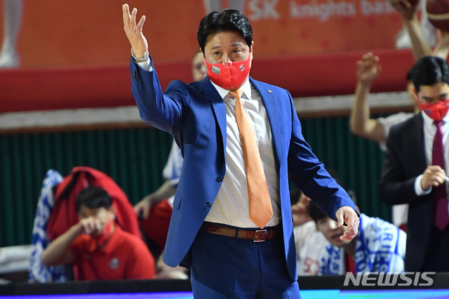 [서울=뉴시스]프로농구 서울 SK 문경은 감독 (사진 = KBL 제공)