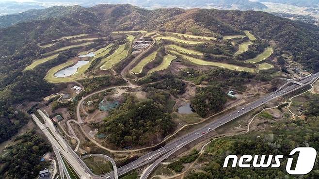 광주 어등산관광단지 조성사업 부지 전경.(광주시 제공)2019.7.23/뉴스1 © News1 박준배 기자