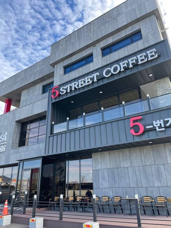 의성군 안계면에 있는 카페 5번. 김윤호 기자