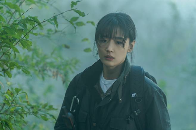 Jirisan Jun Ji-hyun X Ju Ji-hoon, KDrama main character met ..In the best anticipated Jirisan that makes 2021 wait, it first released two shots of Jun Ji-hyun and Ju Ji-hoon.TVNs new drama Jirisan is a mystery that tells the story of people climbing the mountain in the background of the vast Jirisan.Following the meeting of Kim Eun-hee, who wrote the Kingdom series, and director Lee Eung-bok, who directed Mr. Sunshine, the combination of Jun Ji-hyun (Seoigang Station), who is the main character of K-Drama, and Ju Ji-hoon (gang hyun Station), which is beyond the imagination of former World Drama fans. The work youre making.In particular, Jun Ji-hyun and Ju Ji-hoon, who are breathing together through the photos released this time, are caught and the expectation index is higher.Two people who have even digested their climbing clothes are staring at the camera while posing cutely as if they are taking a break from the shooting.But in another photo, I see a perfect immersion in the Ranger Seoi River (Jun Ji-hyun), and the gang hyun (Ju Ji-hoon), which are walking in the mountains to save people in the play, and the atmosphere surrounding me as well as the eyes changes to hold my breath for a moment.Especially, those who have a radio, GPS tracker on their backpacks and various equipment such as lanterns and sticks are more nervous because they are nervous somewhere, unlike the quiet and mysterious scenery of the mountains.Indeed, there is already a hot question about what the Seoi River and gang hyun will face here in the mystery of Jirisan.Among them, Kim Eun-hee and Ju Ji-hoon appeared on TVNs You Quiz on the Block on the 9th, and revealed the behind-the-scenes Kahaani of Jirisan, sparking another expectation.Kim Eun-hee, author of the book, said, I wanted to try a genre that saves people, saying Jirisan. He predicted the birth of a new genre with a new texture.In addition, Jun Ji-hyun and Ju Ji-hoon said, They were good together.Ju Ji-hoon, who has been in the third breath with Kim Eun-hee following the Kingdom series, also boasted that he was going to play a lot in the artists workshop and expected another synergy of fantasy.Meanwhile, Jirisan will be broadcast on tvN in 2021, and will be broadcast simultaneously in World through global OTT platform IQIYI overseas.Photo = AKahaani