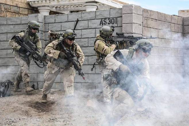 미군 장병들이 시가지 전투 훈련을 실시하고 있다. 세계일보 자료사진