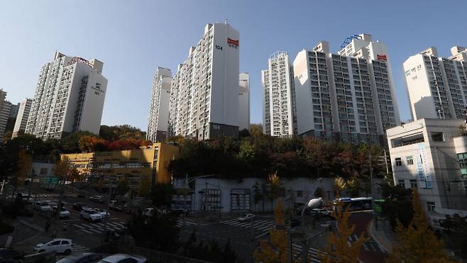 최근 젊은층의 `패닉 바잉`이 거셌던 서울 강북구 아파트 단지 전경 [매경DB]