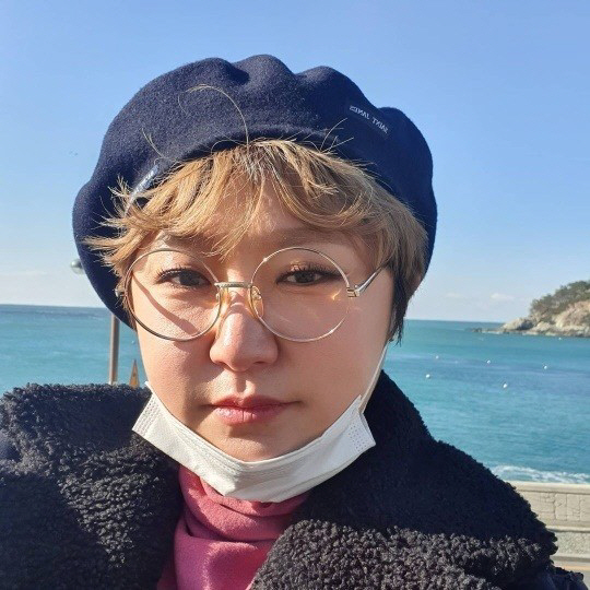 Kim Hyun-Sook, Recent After Divorce Bobbling Chest...Sea Watching and Leaving DailyKim Hyun-Sook posted several photos on his Instagram on the 16th with an article entitled Busan # SongjeongSea # Shooting # Bungry Chest.Kim Hyun-Sook in the photo is taking a selfie in the background of a cool open blue Sea.Kim Hyun-Sook blew off the chests anxiety as he was hit by a cold sea breeze.Meanwhile, Kim Hyun-Sook announced the news of the duty on the 9th.