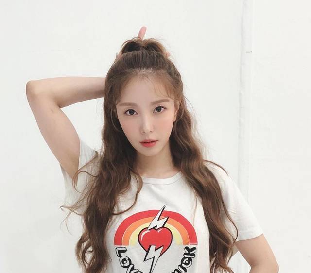 SM 엔터테인먼트 측은 보아가 성장호르몬 저하로 인해 충분히 수면이 필요하다는 소견을 받아 수면제를 복용했다고 밝혔다./사진=보아 인스타그램 캡처