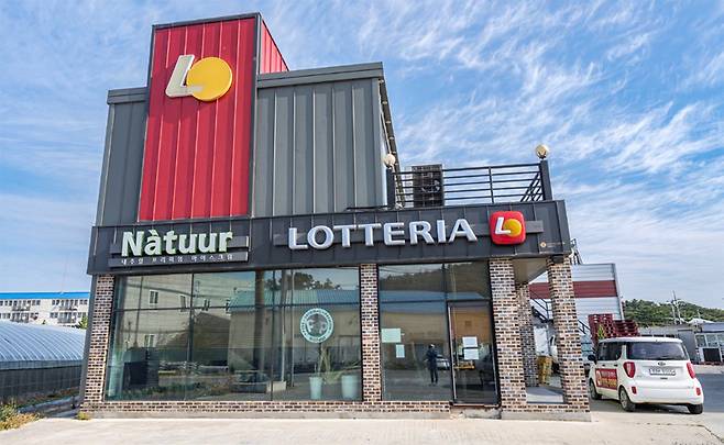 젊은 군인들이 많은 백령도의 단면