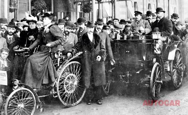 모터리스트들은 50마일 여행으로&nbsp;1896년 주행 규제 해방을 축하했다