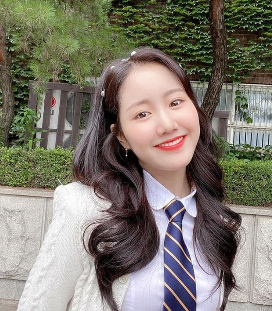  Actor Jin Ji-hee revealed the recent days of Beautiful looks.Jin Ji-hee wrote on his SNS on The 23, How do you wait until next week for TheEntehouse to get more and more fun. . ? I posted three photos with the article.The released photo was behind the SBS drama The Malthouse.  Jin Ji-hee, dressed in a school uniform, smiles wide towards the camera and exubers bright energy.  Neat Beautiful looks are eye-catching too.Fans who encountered the photo responded with Jenny acting best, Im watching well, and Its getting prettier.Meanwhile, Jin Ji-hee is starring in sbss wall-hwa drama The Guesthouse as Eugenie, who is yalmip but cant be hated.