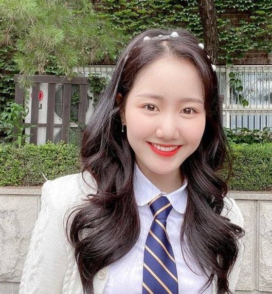  Actor Jin Ji-hee revealed the recent days of Beautiful looks.Jin Ji-hee wrote on his SNS on The 23, How do you wait until next week for TheEntehouse to get more and more fun. . ? I posted three photos with the article.The released photo was behind the SBS drama The Malthouse.  Jin Ji-hee, dressed in a school uniform, smiles wide towards the camera and exubers bright energy.  Neat Beautiful looks are eye-catching too.Fans who encountered the photo responded with Jenny acting best, Im watching well, and Its getting prettier.Meanwhile, Jin Ji-hee is starring in sbss wall-hwa drama The Guesthouse as Eugenie, who is yalmip but cant be hated.