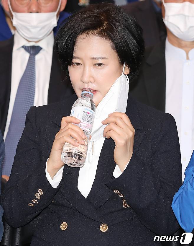 사법연수원 31기로 수원지법 부장판사 출신인 이수진 더불어민주당  의원은 자신의 재판경험 등을 비춰볼 때 조국 전 법무부 장관의 부인 정경심 동양대 교수에 대한 '징역 4년형'을 지나치게 높은 형량이라고 주장 했다. © News1