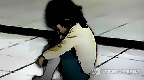 경기도 김포의 쓰레기가 가득 찬 주택에서 어린 남매 두 명이 발견됐다. 사진출처 = 연합뉴스
