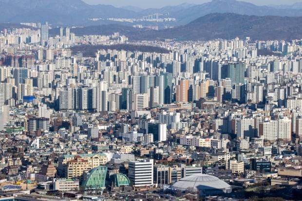 남산에서 바라본 서울 시내 모습. /연합뉴스