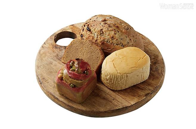 통밀발효종빵 4천9백원, 현미카스테라 4천5백원, 얼그레이파운드 3천5백원.