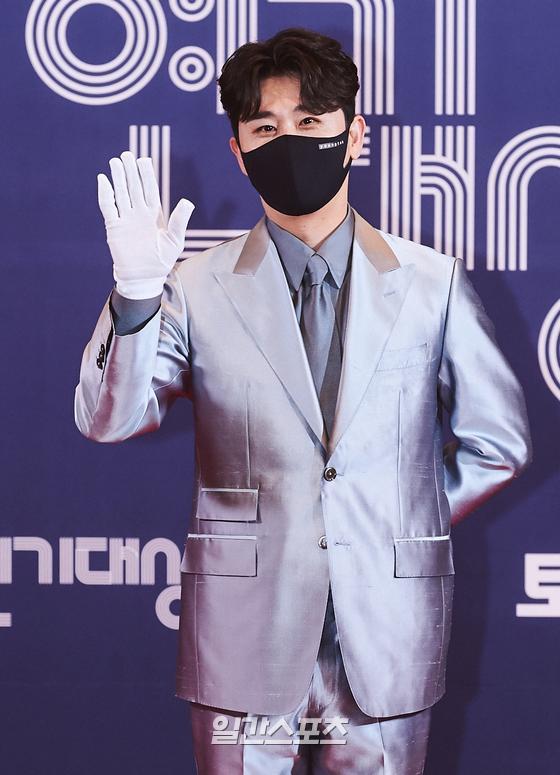 Singer Young Tak poses at the photo wall event of the 2020 MBC Acting Awards ceremony held at Sangam MBC in Mapo-gu, Seoul on the afternoon of the 30th.
