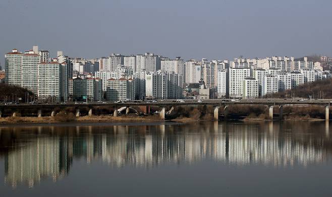 서울 동호대교에서 본 서울 시내 아파트(사진=뉴시스)