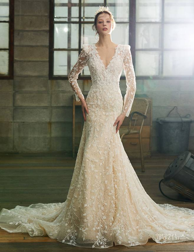 사진 : 웨딩드레스 브라이덜 빌리지(서울,&nbsp;대구,&nbsp;부산,&nbsp;광주,&nbsp;인천,&nbsp;수원,&nbsp;제주,&nbsp;청주,&nbsp;HANG ZHOU,&nbsp;Fu Zhou), 포토그래퍼 김보하(더써드마인드),&nbsp;모델 구스테, 비카B,&nbsp;헤어 김혜연 메이크업 김정원(빈헤어메이크업),&nbsp;제품협찬 앙뜨