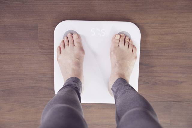 주방을 정리하고, 달걀 위주로 아침 식사하는 등 체중 감량에 도움을 주는 다양한 방법이 있다./사진=클립아트코리아