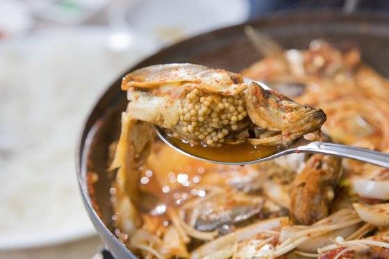 알배기 도루묵은 찌개로도 많이 먹는다. 최승표 기자