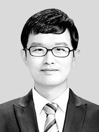 국내 2호 시각장애인 법관으로 임용된 김동현 판사. [법원행정처]