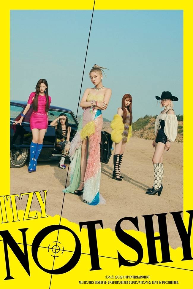 ITZY (ITZY) showed off its girl Crush charm.ITZY will be the first English language album Not Shy (English Ver.) for the first time at 2 pm on January 22nd.) (Nat Shai (English language version) is released simultaneously around the world.JYP Entertainment released three undisclosed images of ITZY at 2 pm on the 1st and raised expectations.The intense eyes of the five members catch the eye with the photo that shows the splendor of Not Shy concept.With superior physical, he completely digested his unique styling and showed off his charisma.New album Not Shy (English Ver.), featuring four English language versions of ITZYs signature songs, Daladara, ICY (IC), WANNABE (Wannabe), and Not Shy.ICY, which won the honor of 12 music broadcasts from the debut song Dallalla which announced the emergence of new newcomers in 2019, WANNABE, ranked in Sportys 2020 year-end settlement chart Global Top Stream K Pop Song, and Song & Album representing K-POP selected by United States of America Time Not Shy is designed to feel the true value of 4th generation representative girl group.
