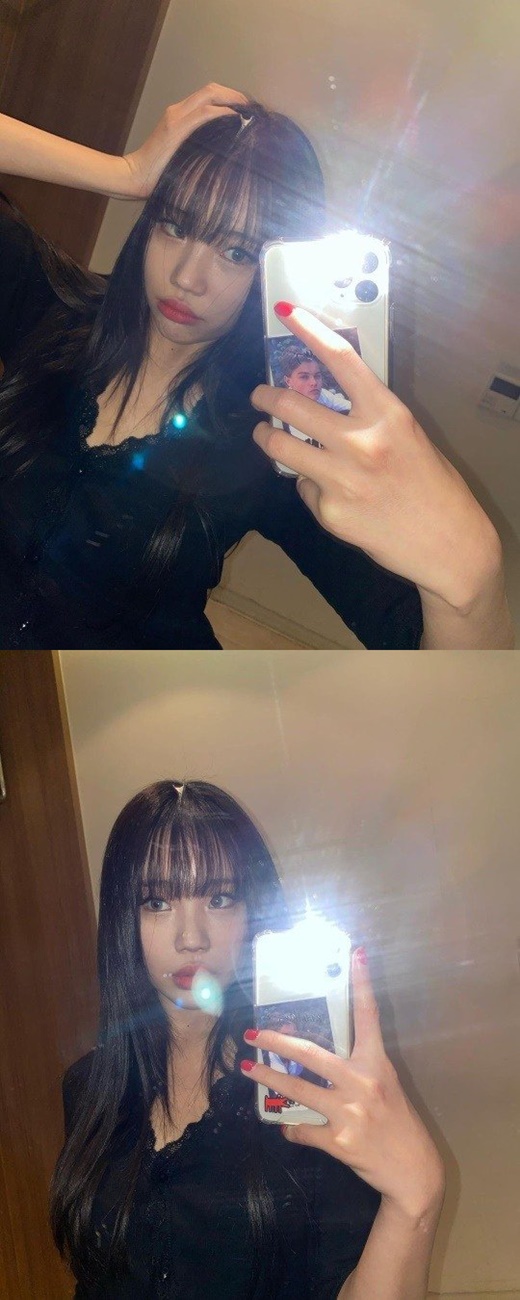 Girl group Momoland JooE has revealed its current status.JooE posted a picture on his SNS on the 1st with an article entitled Hi, 2021, Hey, bangs?In the open photo, JooE draws Eye-catching in an all-black costume with a long hairstyle, which shows a calm yet mature charm with bangs added to it.Meanwhile, JooE is in charge of the lifetime channel Beauty Time Season 2.